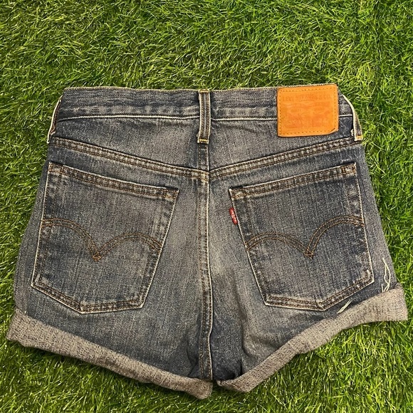 Levi’s shorts size 25 Preowned summer fall casual closet staple - Picture 1 of 5